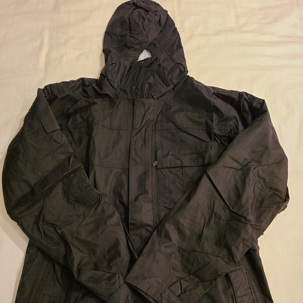 Men's snowboard/ski pants $75 or with matching jacket $125
